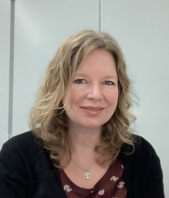 Photo of Professor Julie Teichroeb